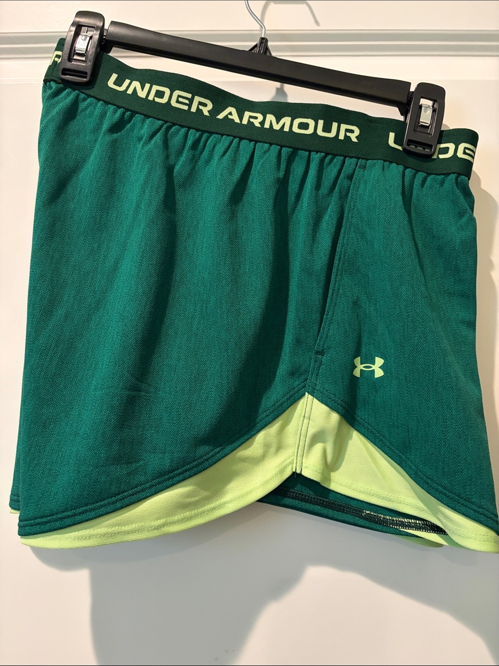 NWT Under Armour Tech Play Up Twist Shorts